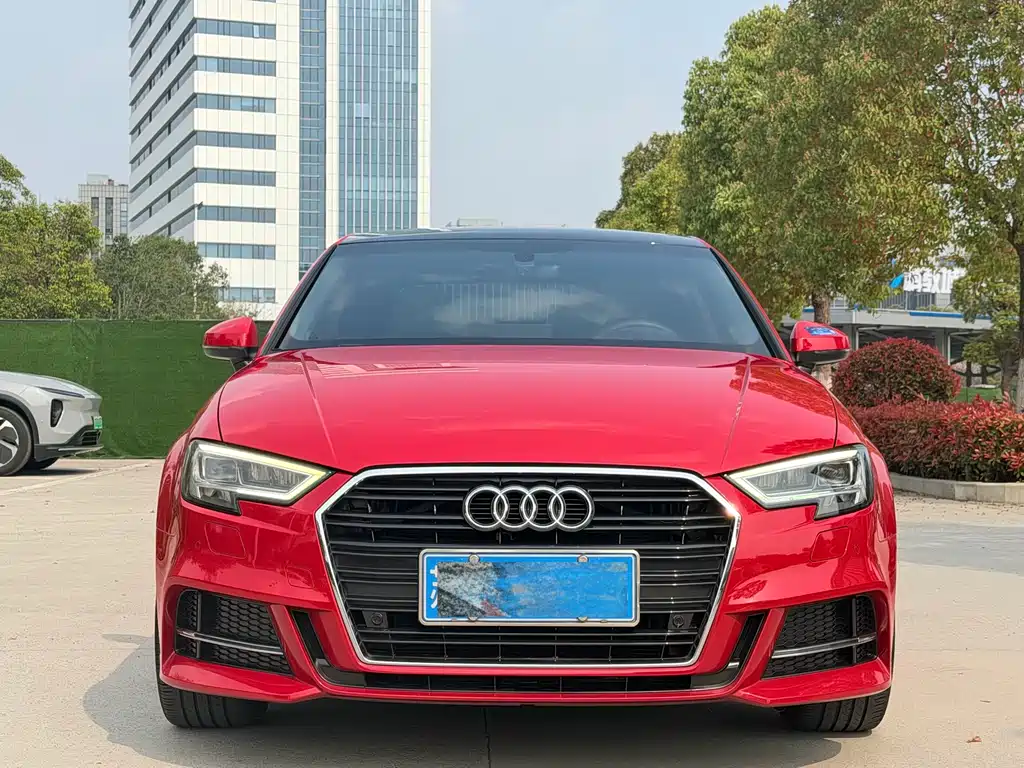 Audi A3 2019 — фото 1