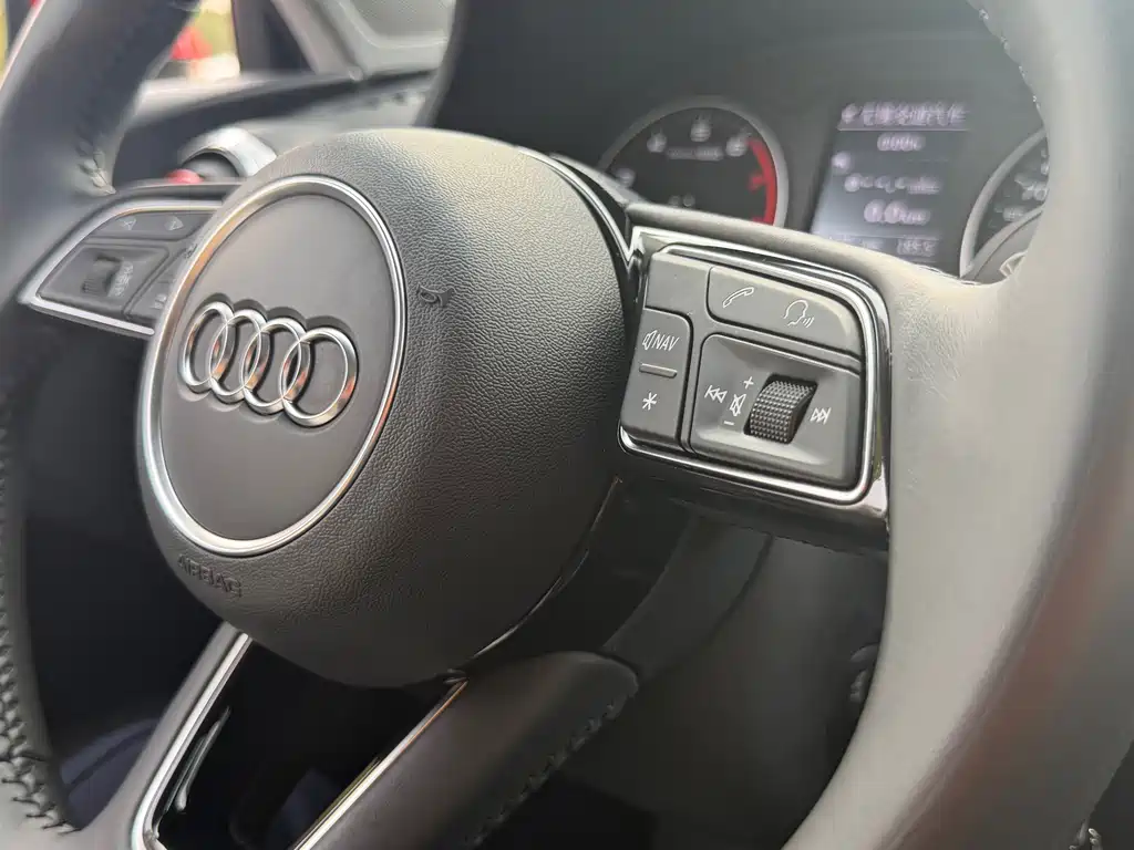 Audi A3 2019 — фото 12