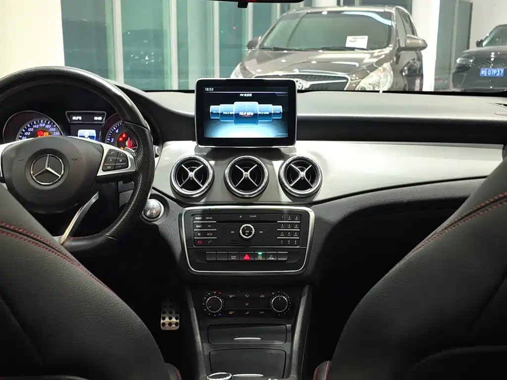 Mercedes-Benz CLA 2016 — фото 11