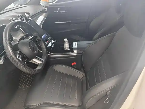 Mercedes-Benz C-Class 2024