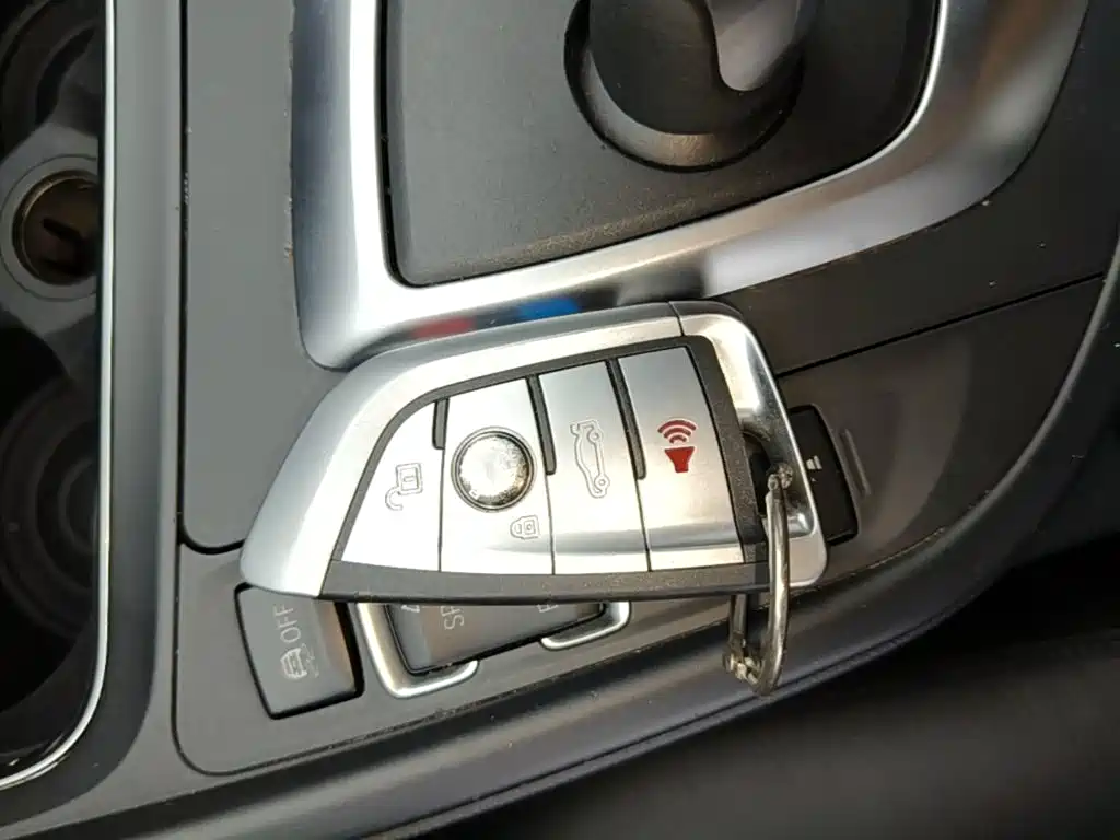 BMW 3 Series 2017 — фото 9