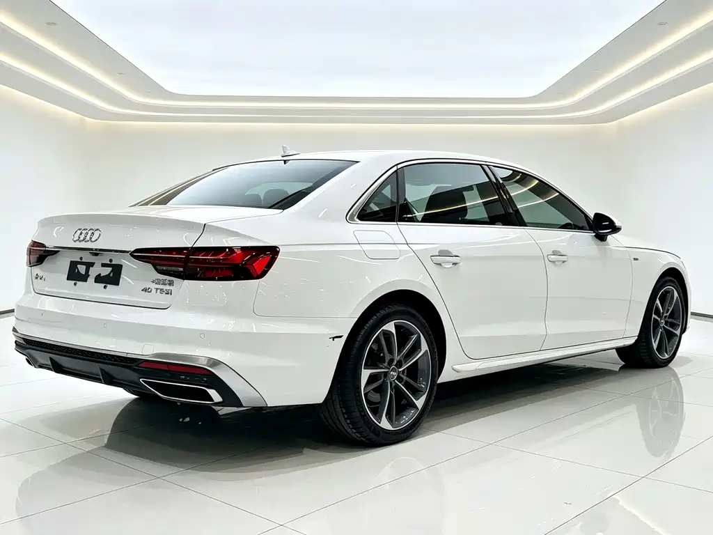 Audi A4L 2021 — фото 11