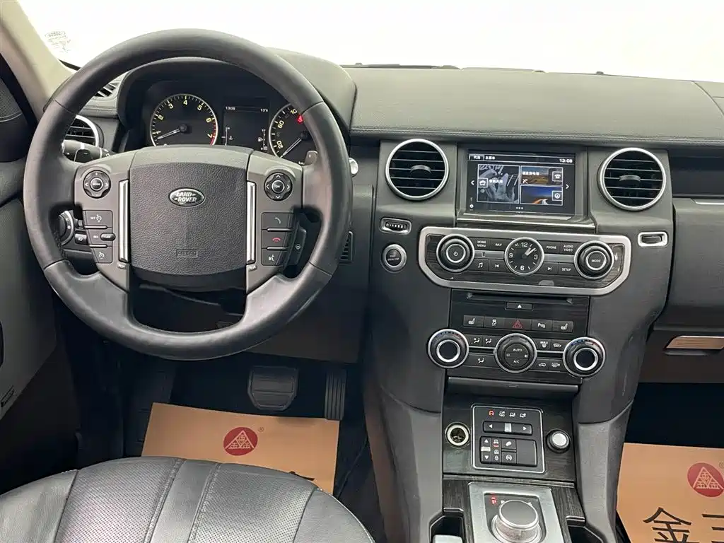 Land Rover Discovery 2016 — фото 30