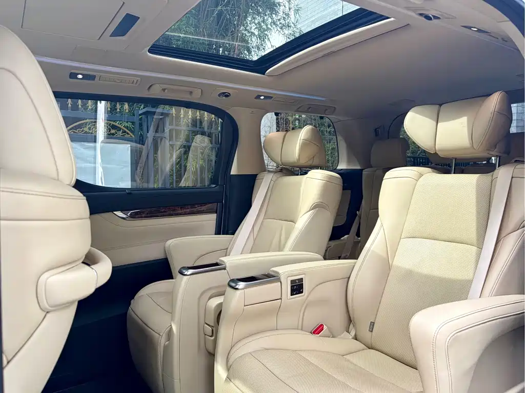 Toyota Alphard 2021 — фото 12