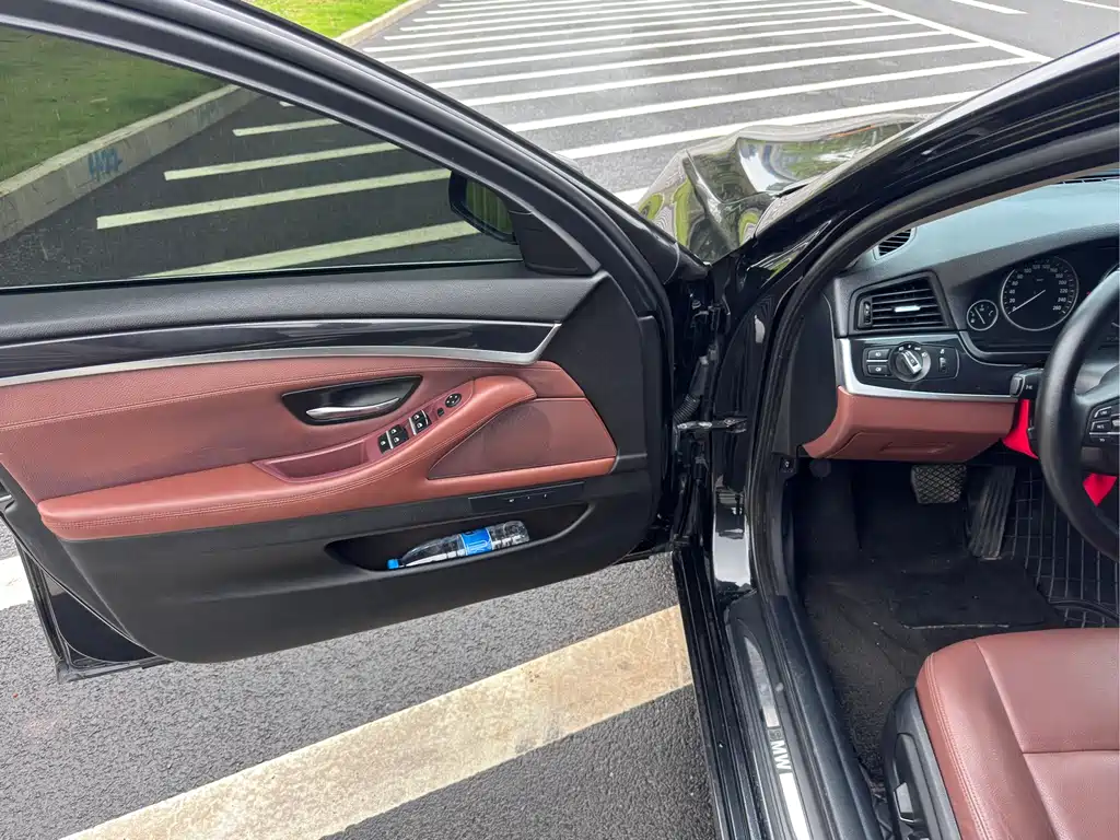 BMW 5 Series 2015 — фото 8
