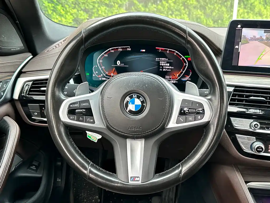 BMW 5 Series 2022 — фото 11