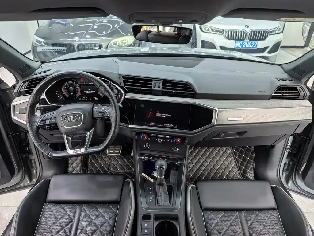 Audi Q3 Sportback 2024 — фото 11