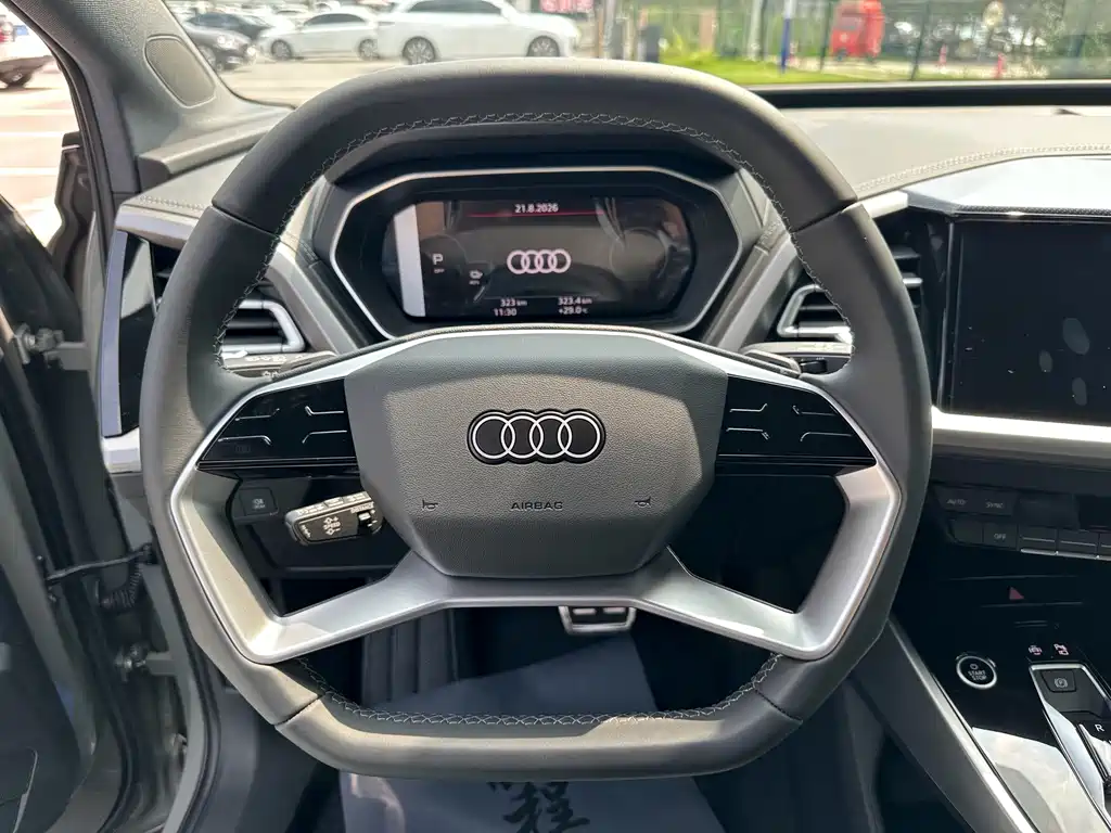 Audi Q4 E-Tron 2026 — фото 12