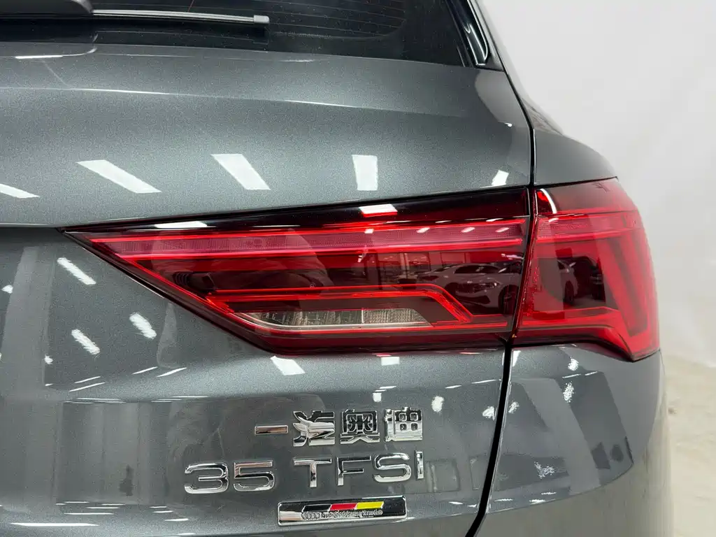 Audi Q3 2023 — фото 9