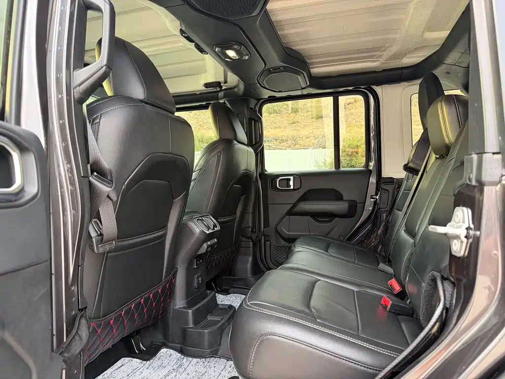 Jeep Wrangler 2019 — фото 9