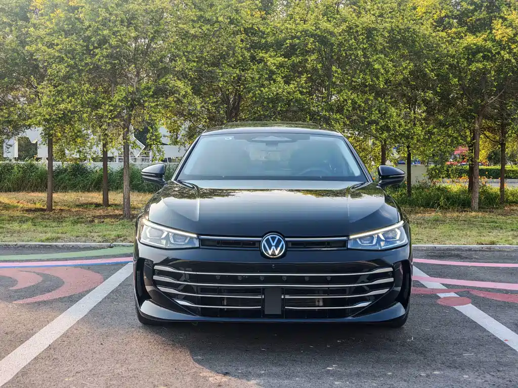 Volkswagen Passat 2025
