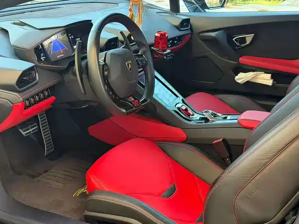 Lamborghini Huracan 2021