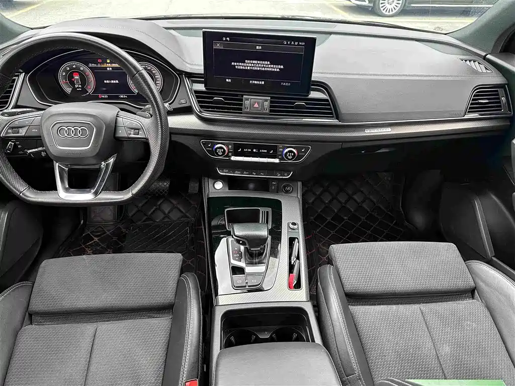Audi Q5L Sportback 2022 — фото 7