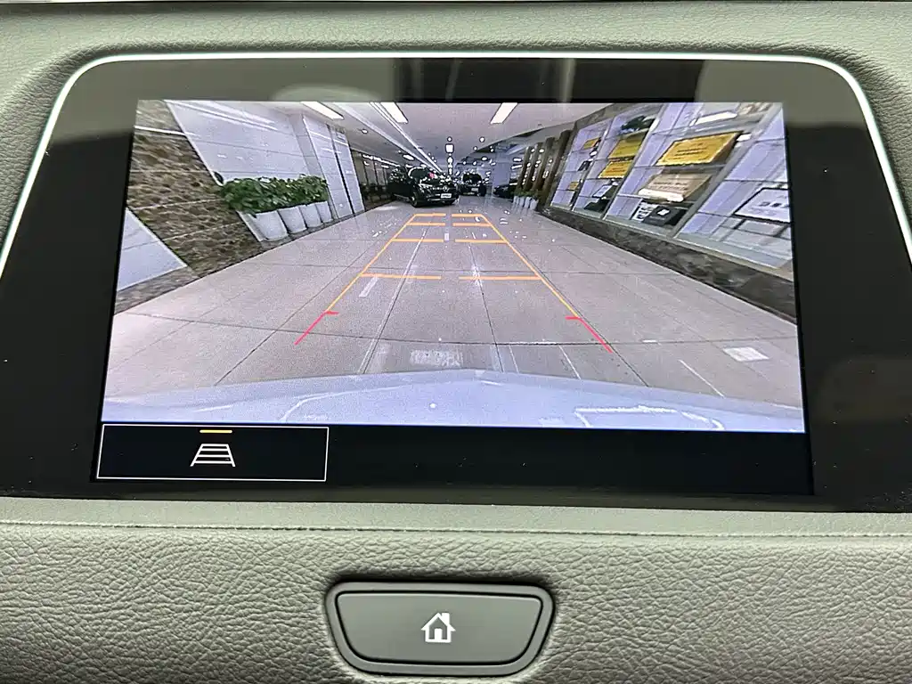 Cadillac XT4 2022 — фото 16