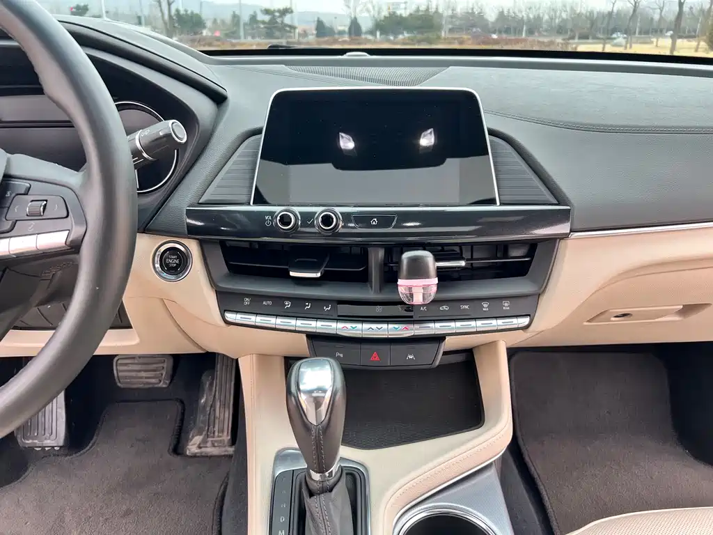 Cadillac CT4 2023 — фото 12