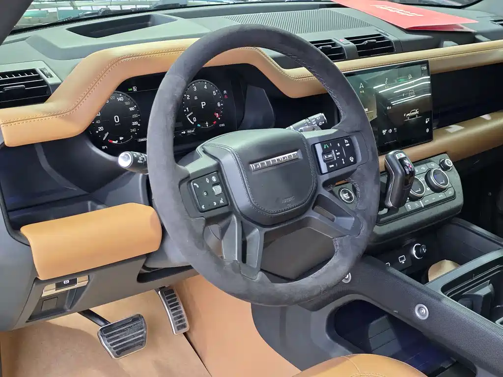 Land Rover Defender 2024 — фото 13