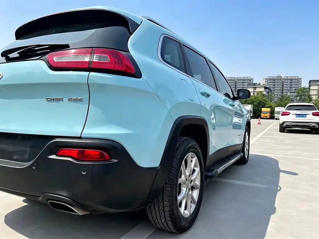 Jeep Cherokee 2016 — фото 8