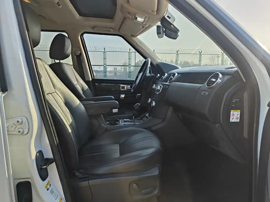 Land Rover Discovery 2012 — фото 10