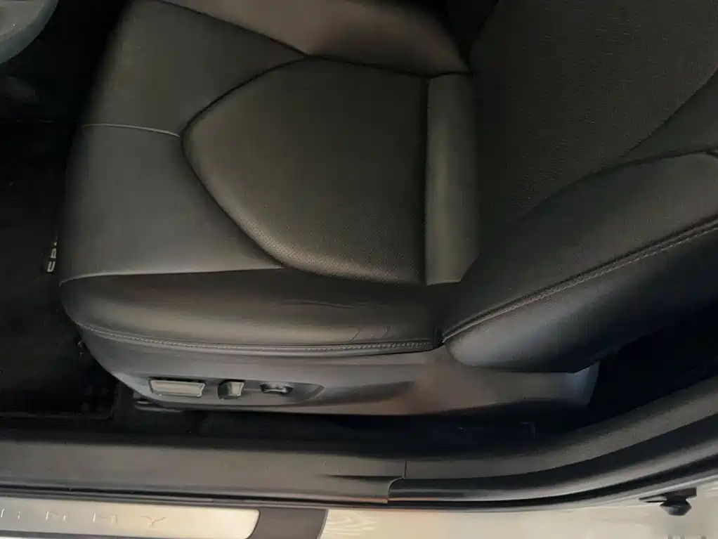 Toyota Camry 2023 — фото 20