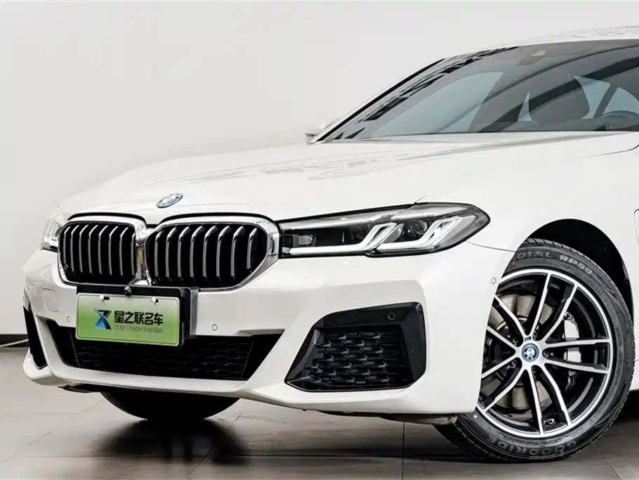 BMW 5 Series New Energy 2023 — фото 3