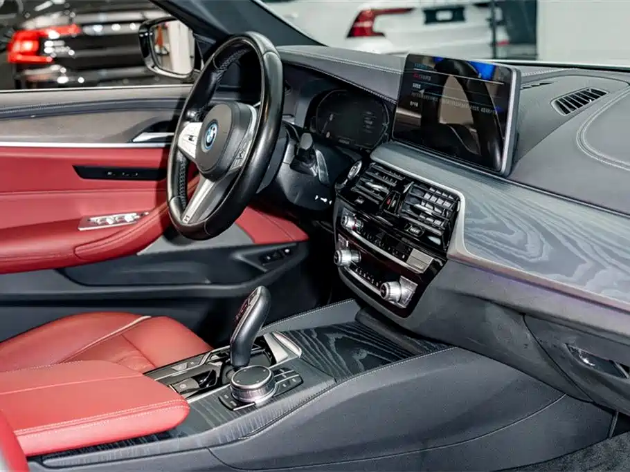 BMW 5 Series New Energy 2023 — фото 18