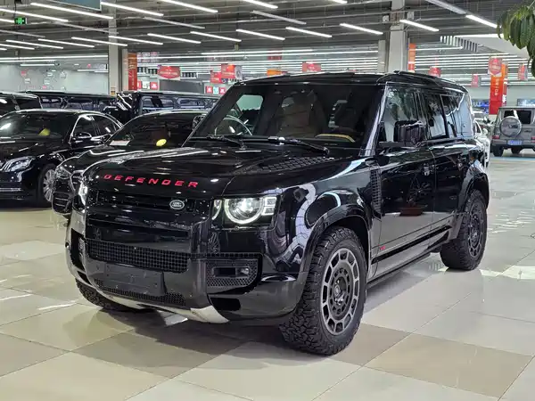 Land Rover Defender 2024