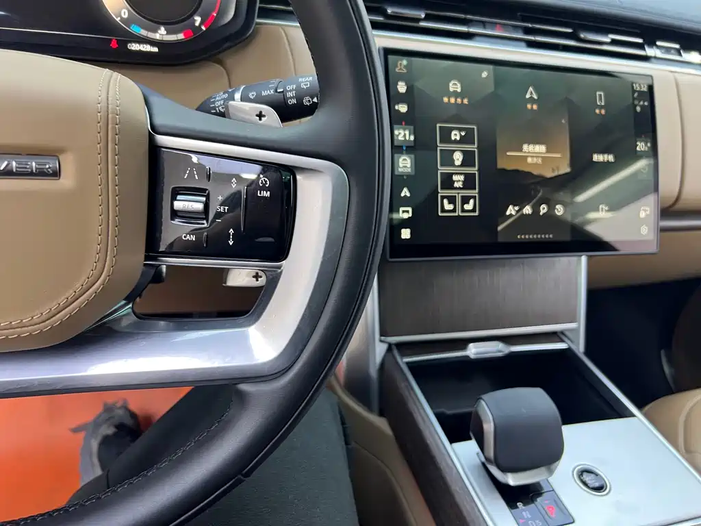 Land Rover Range Rover 2025 — фото 13