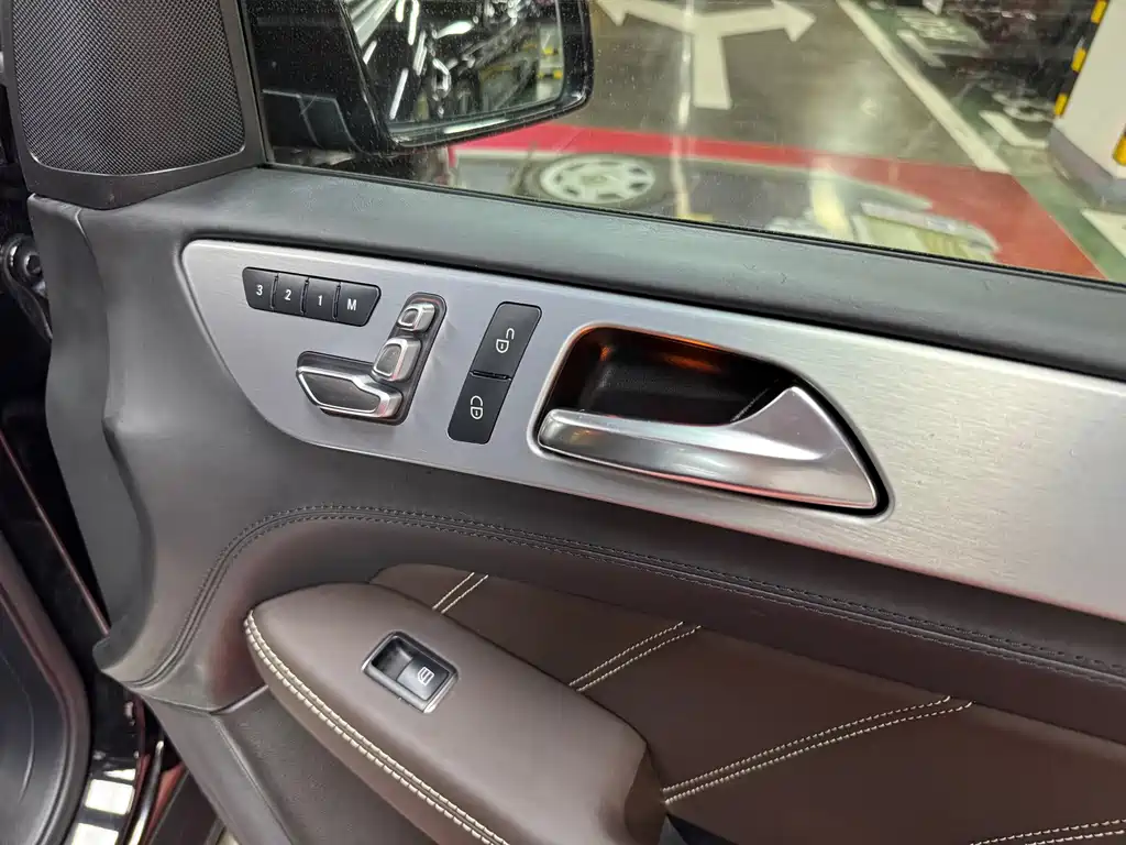 Mercedes-Benz GLE AMG 2016 — фото 34