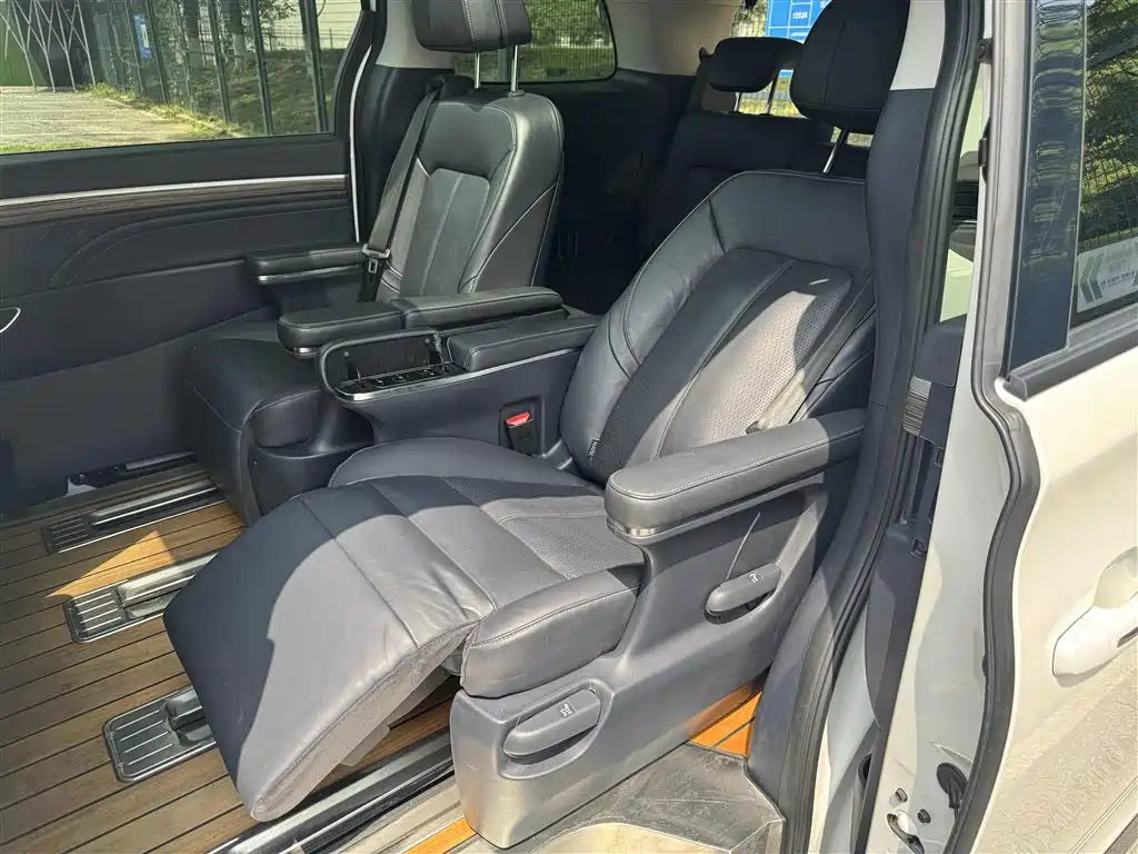 GAC Motor Trumpchi M8 2022 — фото 24