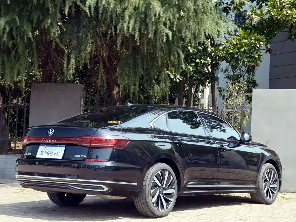 Volkswagen Passat 2025 — фото 13