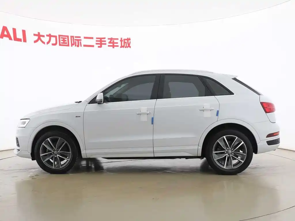 Audi Q3 2019 — фото 13