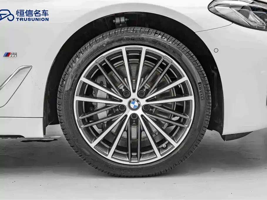 BMW 5 Series 2024 — фото 11