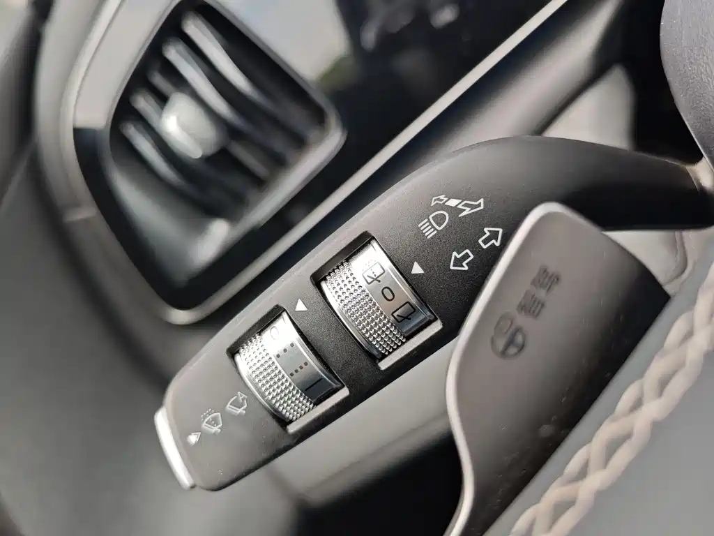BYD Sealion 05 EV 2025 — фото 17