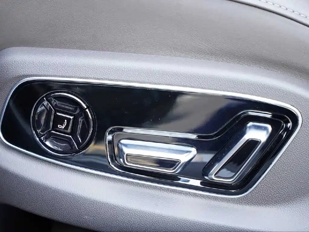 Audi A8 2024 — фото 21