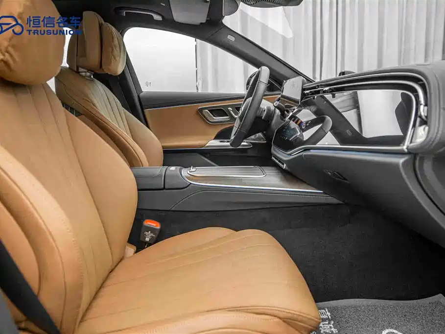 Mercedes-Benz E-Class 2025 — фото 15