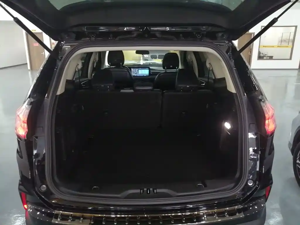 Ford Edge 2021 — фото 19