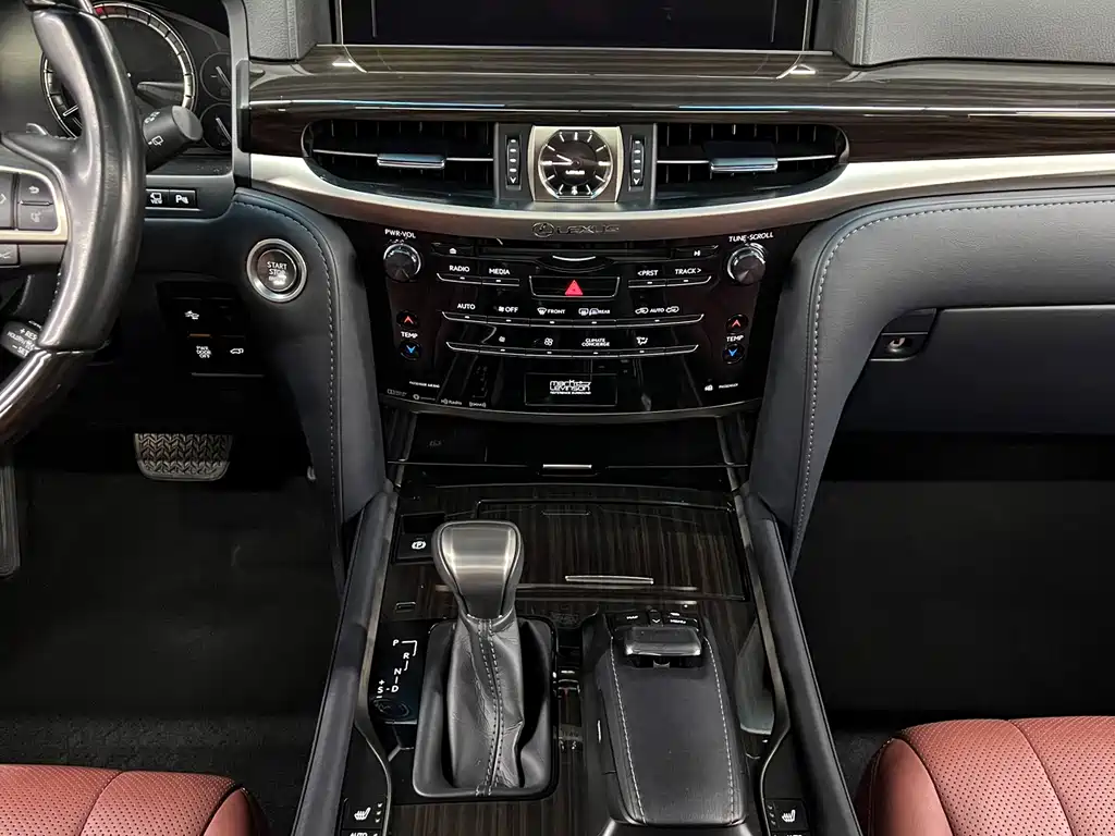 Lexus LX 2022 — фото 17