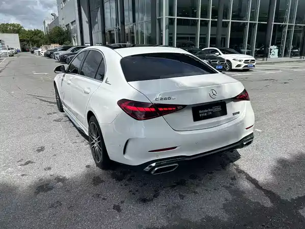 Mercedes-Benz C-Class 2024