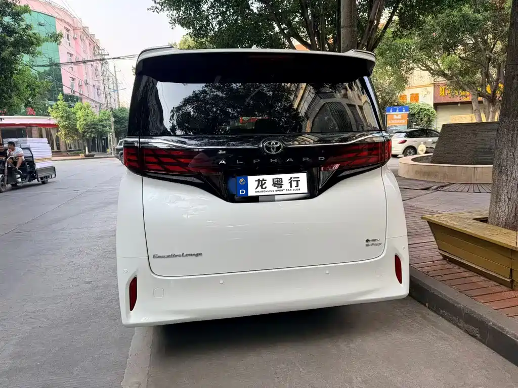 Toyota Alphard 2025 — фото 3