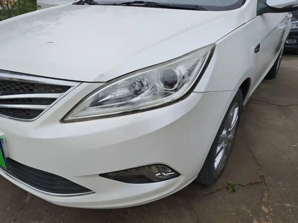 Changan Eado 2015 — фото 10