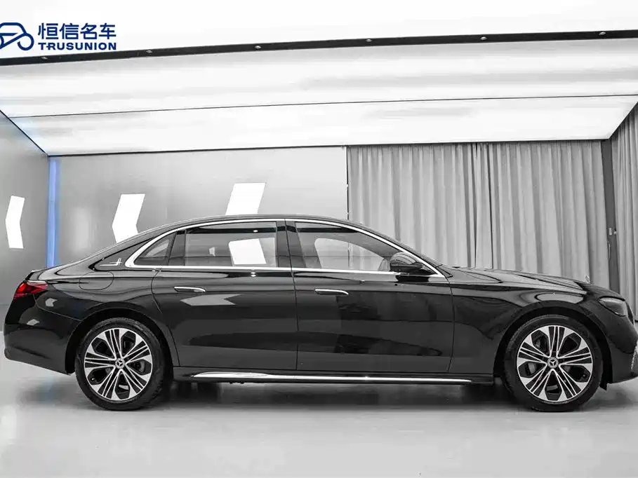 Mercedes-Benz E-Class 2025