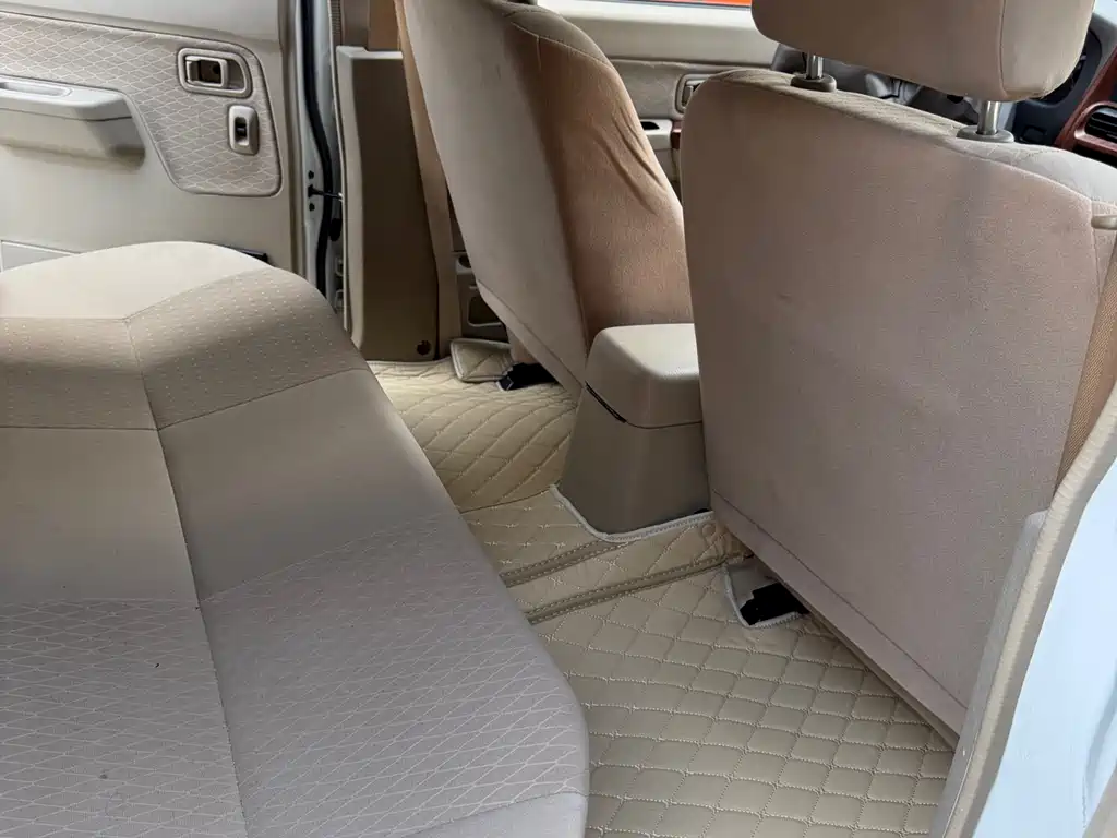 Nissan ZN Van 2015 — фото 11