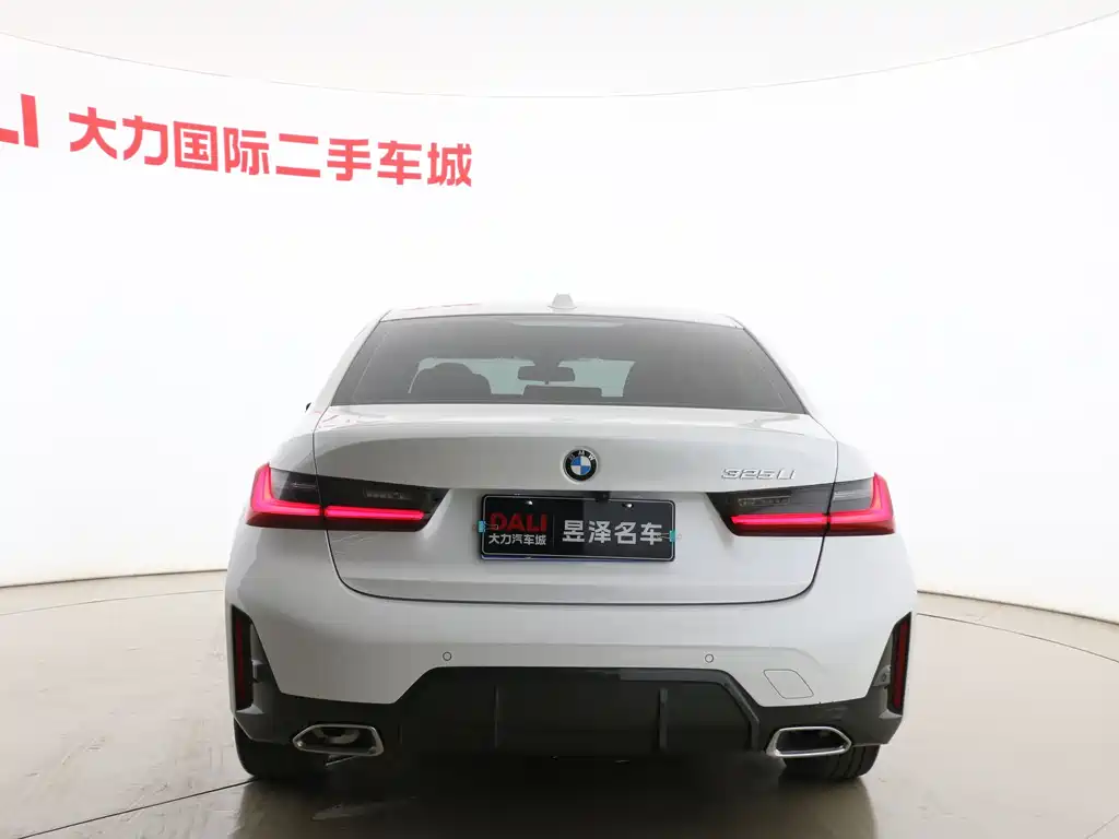 BMW 3 Series 2023 — фото 10