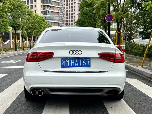 Audi A4L 2014