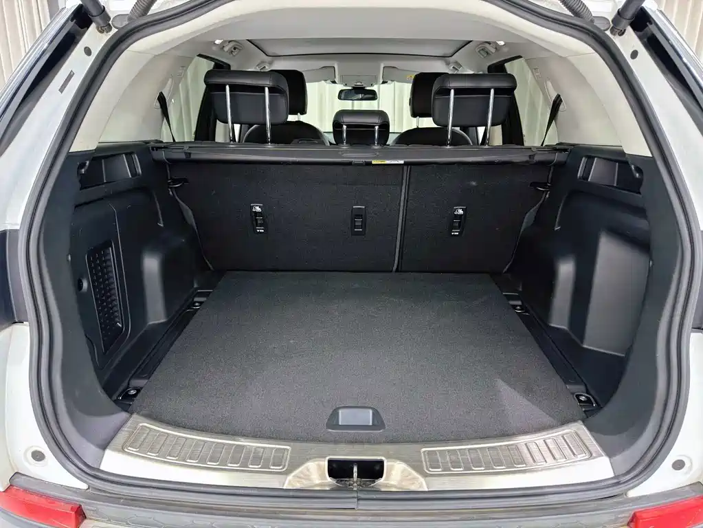 Land Rover Discovery Sport 2019 — фото 8