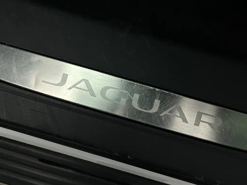 Jaguar F-PACE 2017 — фото 9