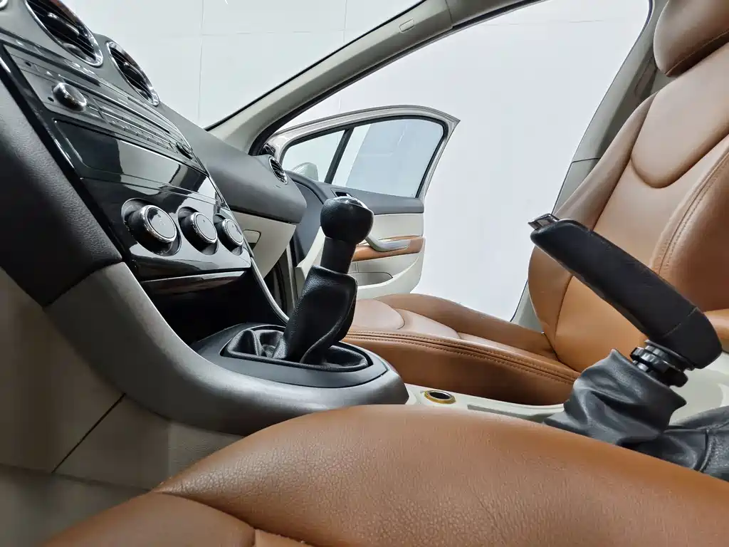 Peugeot 408 2014 — фото 11