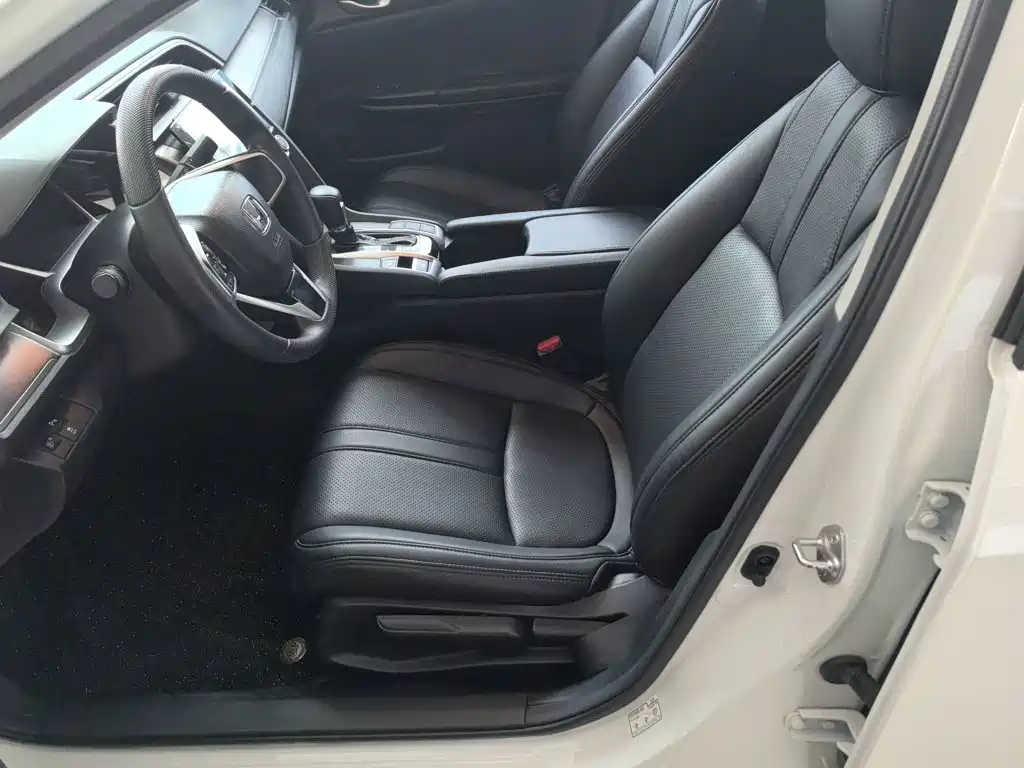 Honda Civic 2018 — фото 12