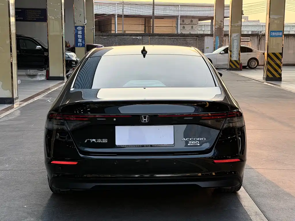 Honda Accord 2023 — фото 11