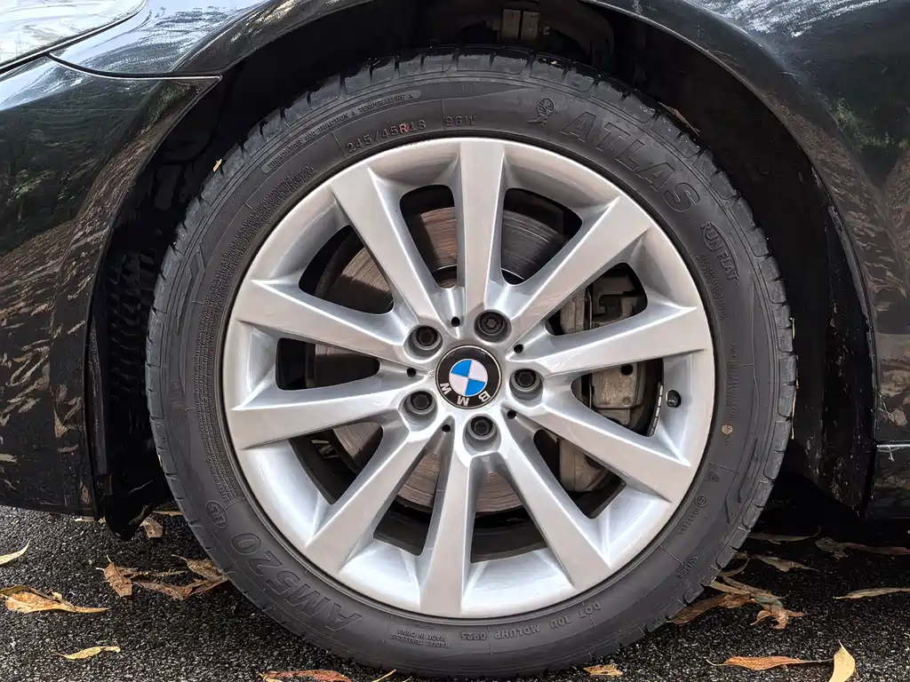 BMW 5 Series 2015 — фото 19